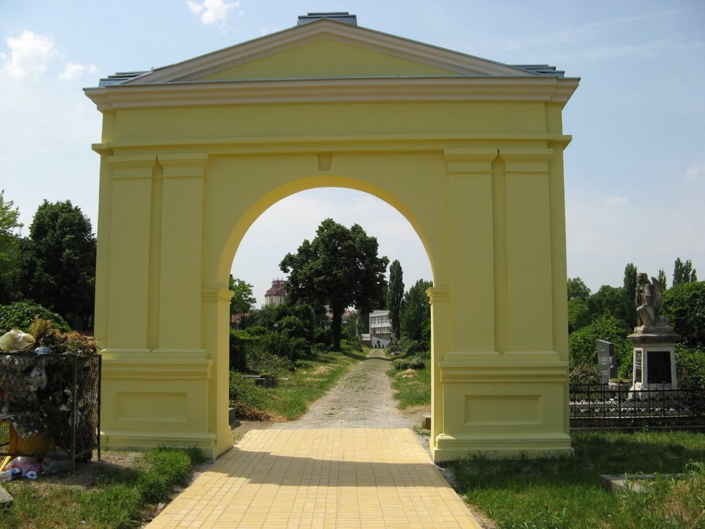 Novi Sad, kapija ulaz u reformatski deo iz katoličkog groblja