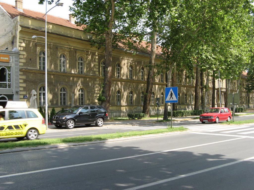 Novi Sad, ulica Futoška,  kasarna Arčibald Rajs