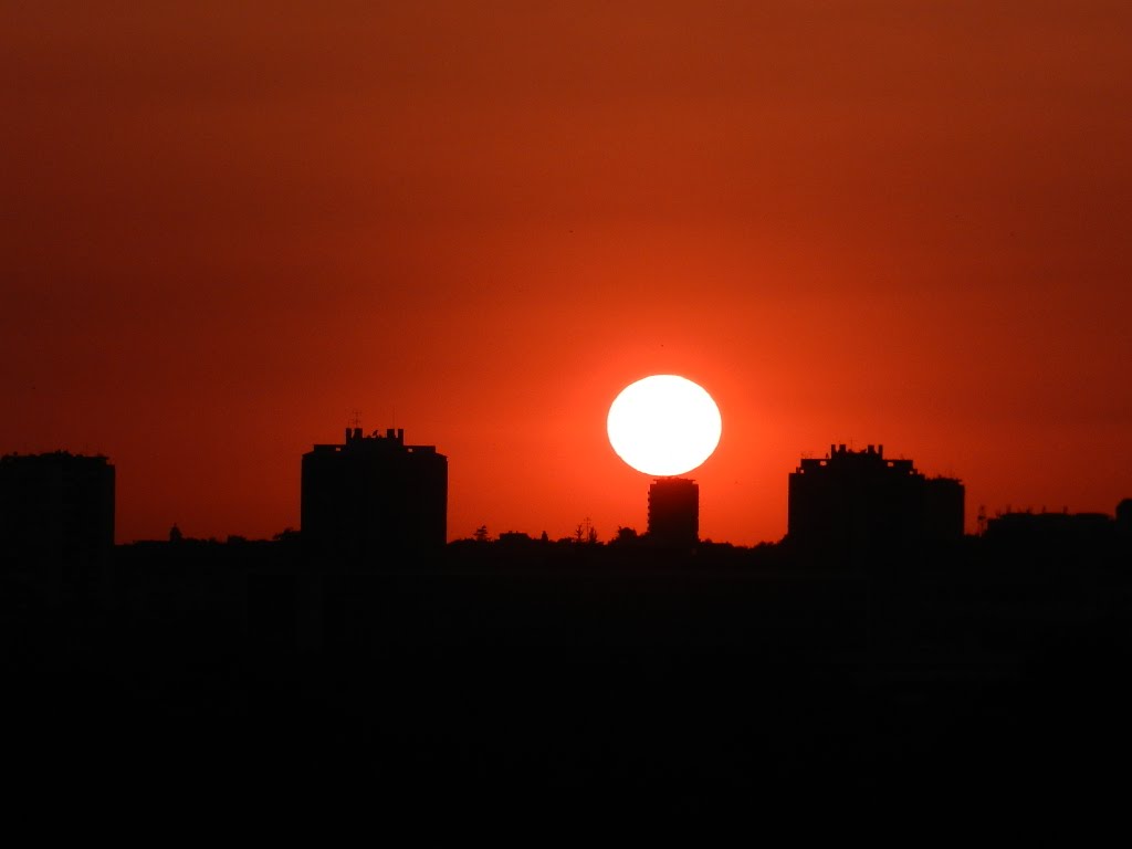 SUNCE ZALAZI I POCINJE  BEOGRADSKA  NOC