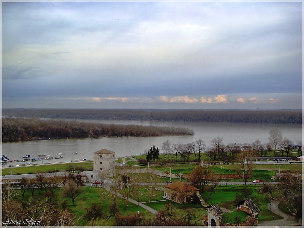 The confluence of the Sava and Danube rivers in Belgrade (Belgrad, Sırbistan)