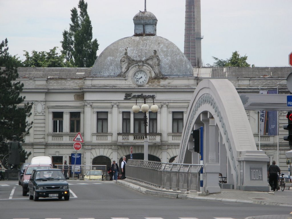Kragujevac, lučni Most, Zastava Kamioni