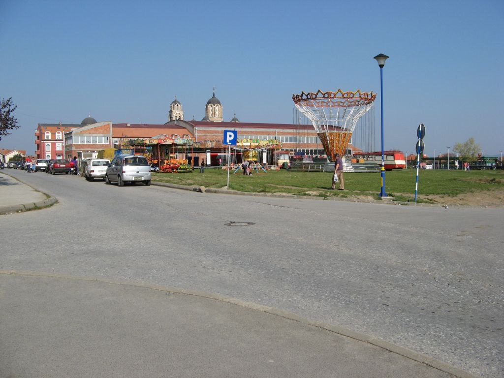 Kragujevac, Aerodrom, crkva i ringišpil