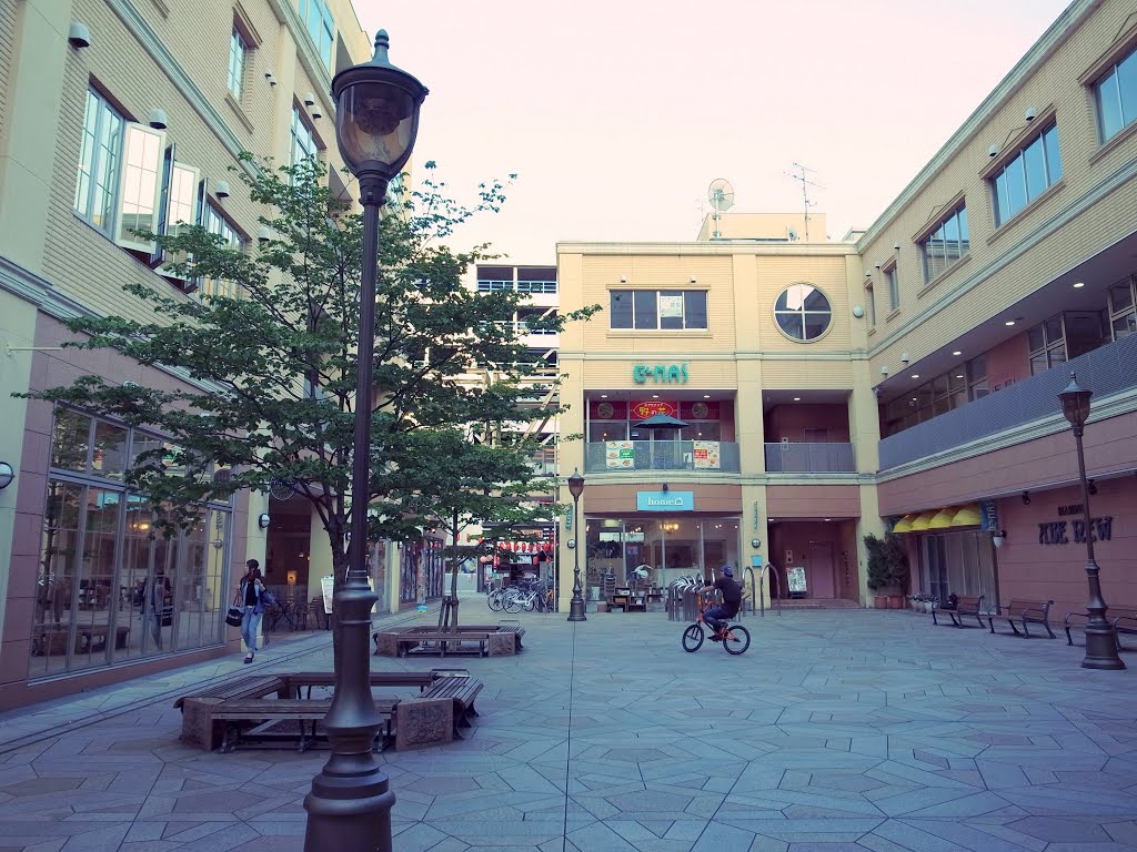 Hot-naru Square, Yamagata City 七日町商店街 ほっとなる広場