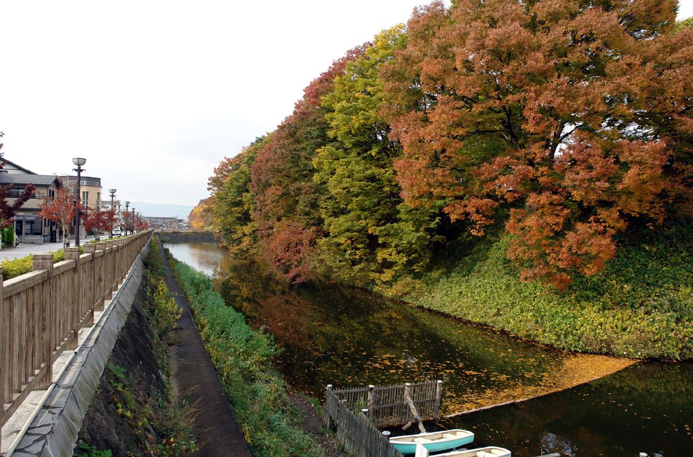 酵葉の霞城公園外濠: The Moated Kajo Park