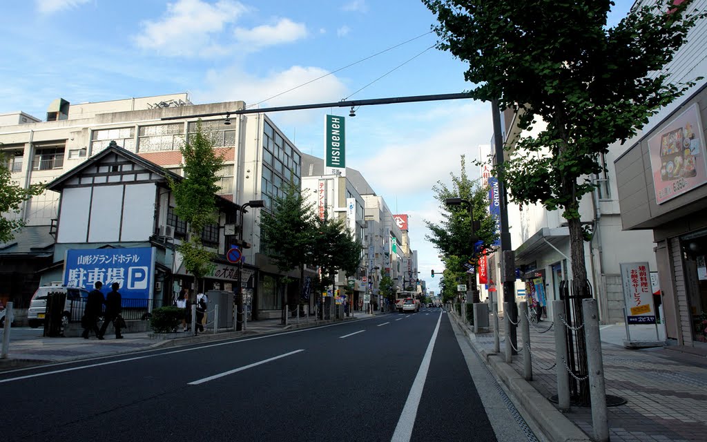 山形市七日町商店街 本町２丁目