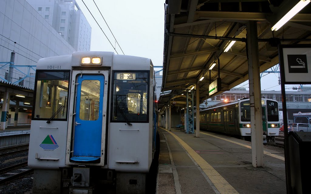 JR山形駅プラットフォーム: Yamagata Station Platform