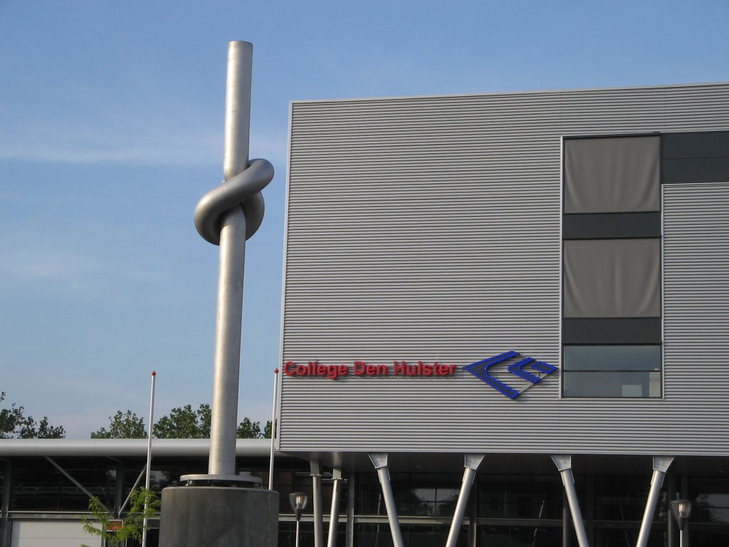 TAJIRI  en  College Den Hulster