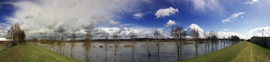 180° Panorama, Maas at Venlo (High water) 25-3-2008