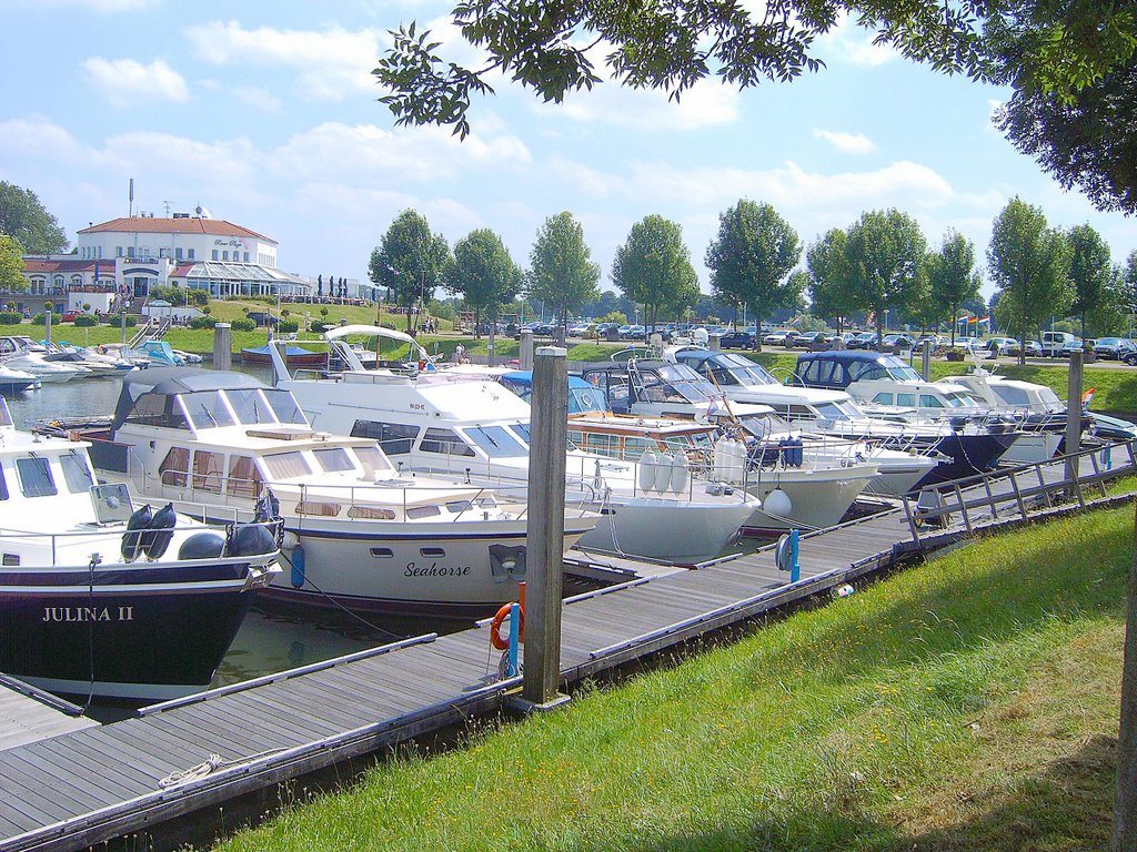 Schiffe in Oolderhuuske