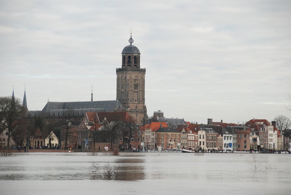 Deventer almost flooded by the IJsselriver after snowmelting