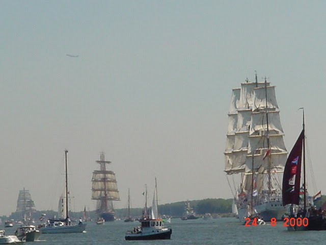 IJmuiden, The Netherlands - Sail Amsterdam 2000 - Arrival of the tall ships from Copenhagen
