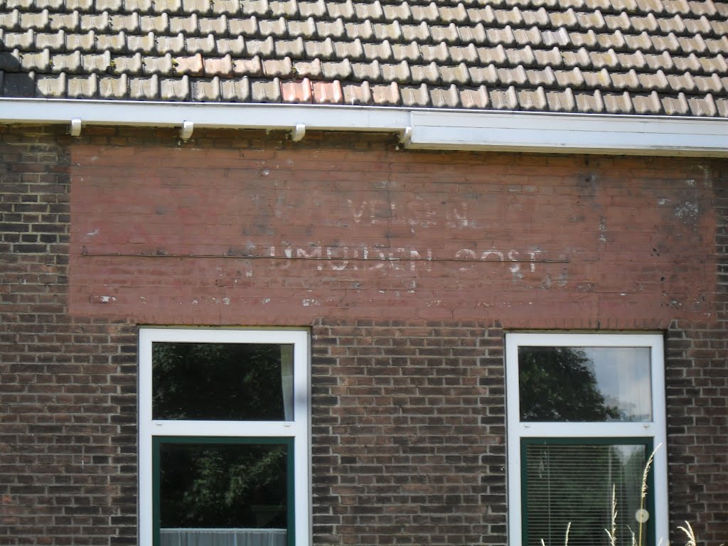 Naam op spoorhuis 9 (juli 2012)