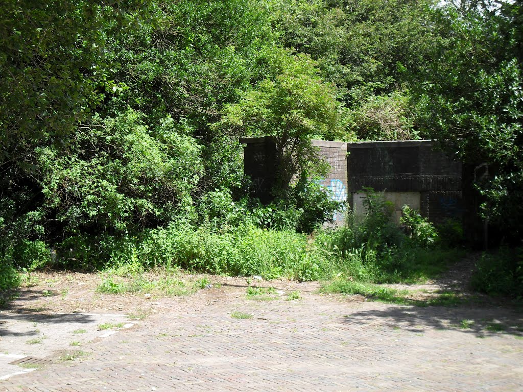 Ingang station (juli 2012)