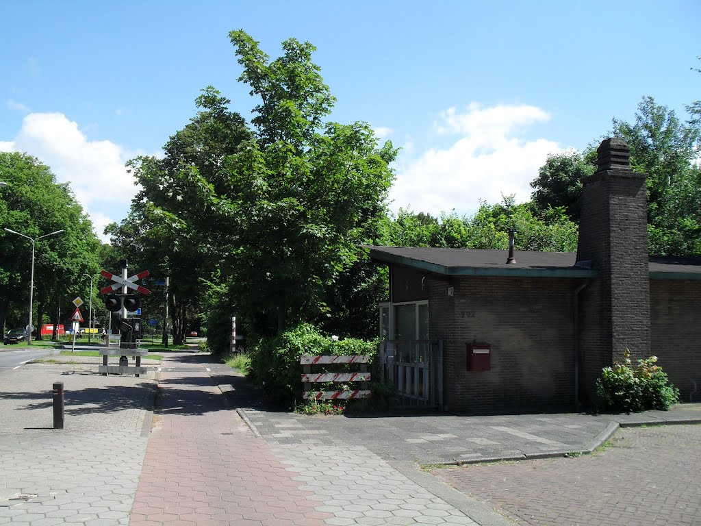 Oud stationsgebouw (juli 2012)