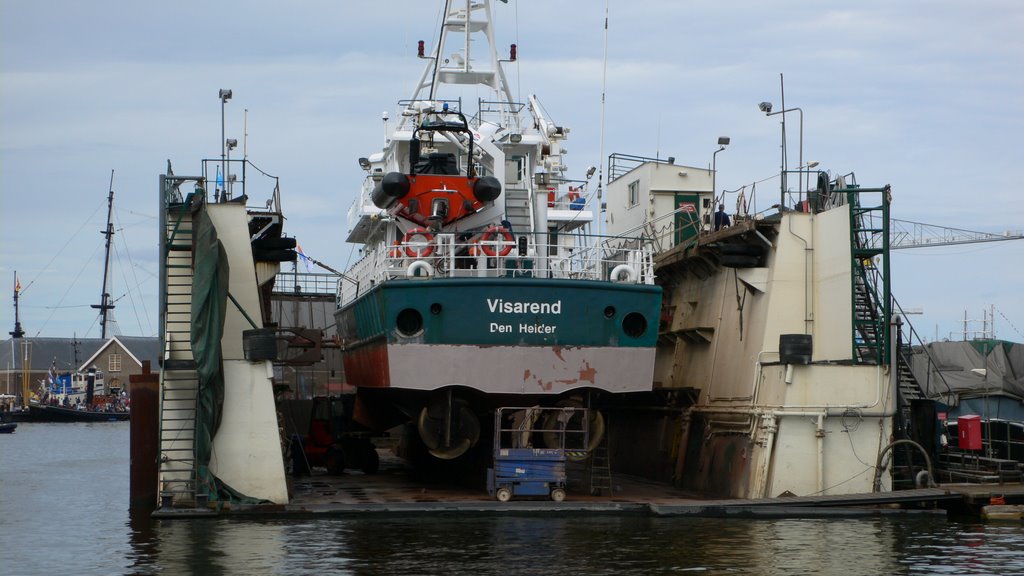 Fischkutter im Trockendock ...