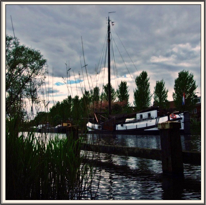 Holländisches Plattbodenschiff in Tilburg
