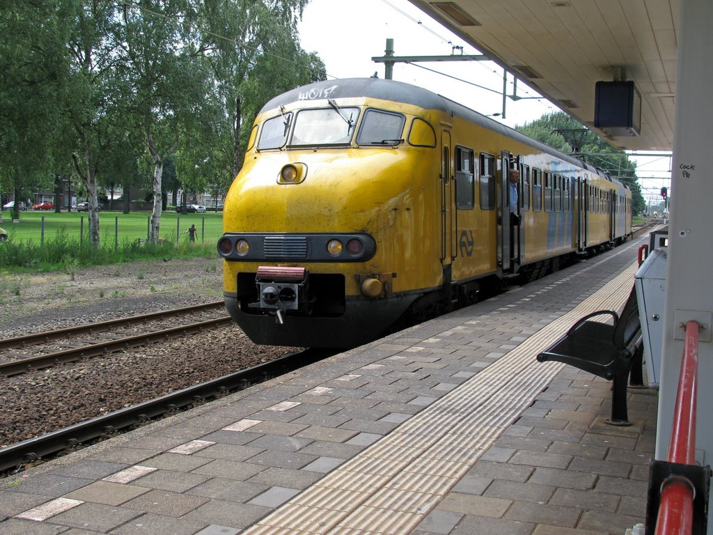 Station Helmond; Stoptrein met Plan V naar Deurne