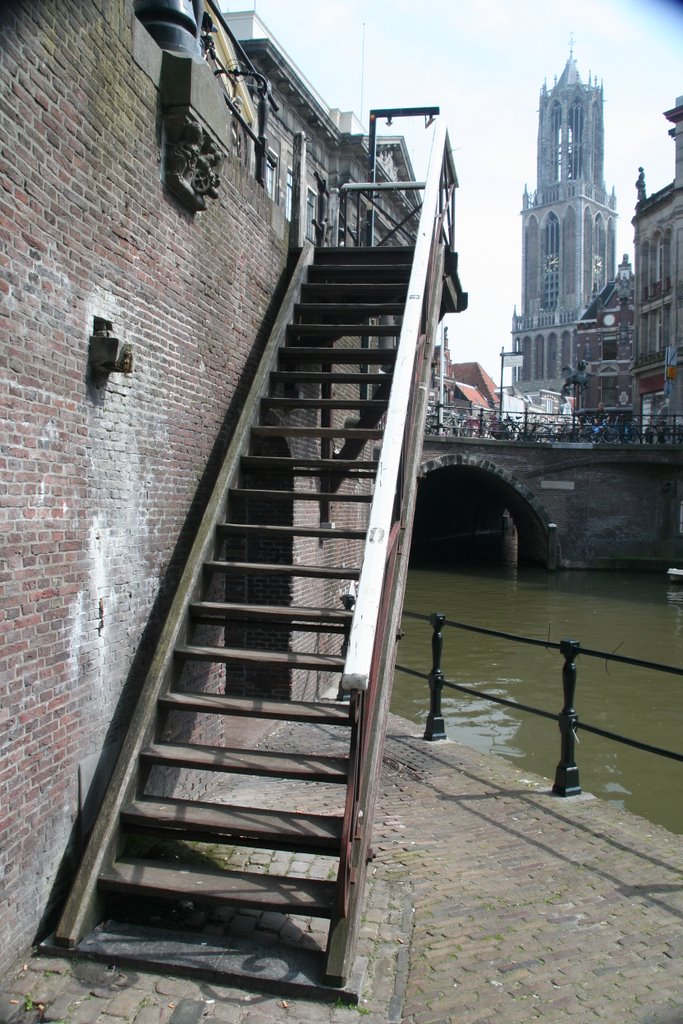 Canalwharf-stairway; Oudegracht (Old Canal anno 1390) and the Dom tower; Utrecht.