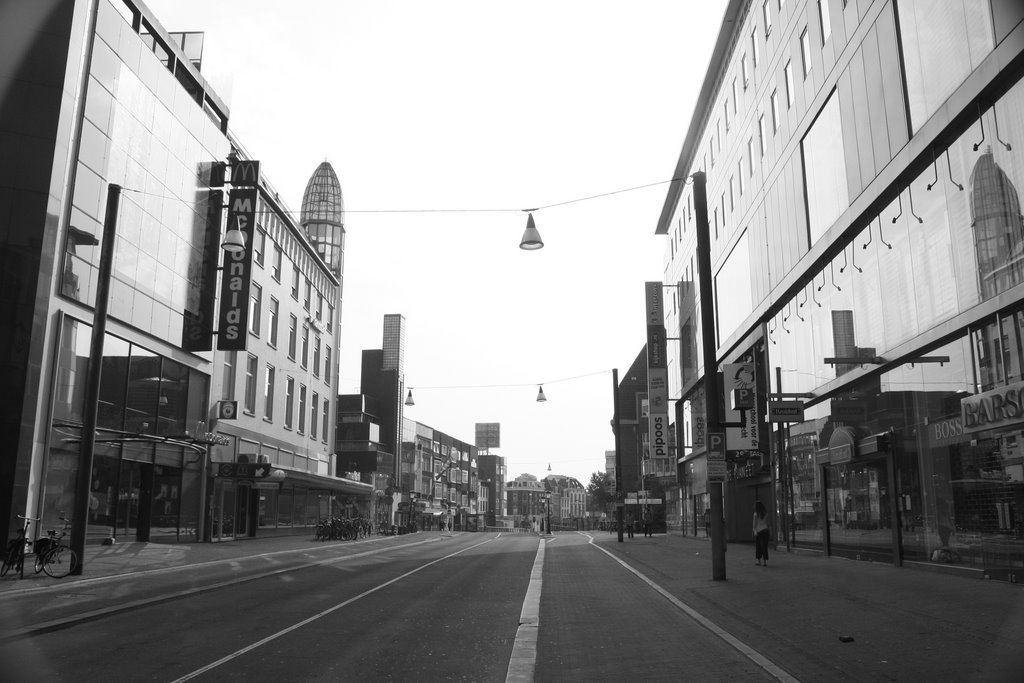 Lange Viestraat and Potterstraat mirrored; Utrecht