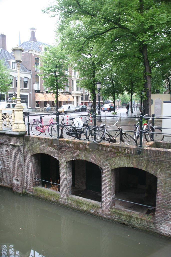 Wharf-chamber, used to be a pee-post; Drift en Janskerkhof, Utrecht.