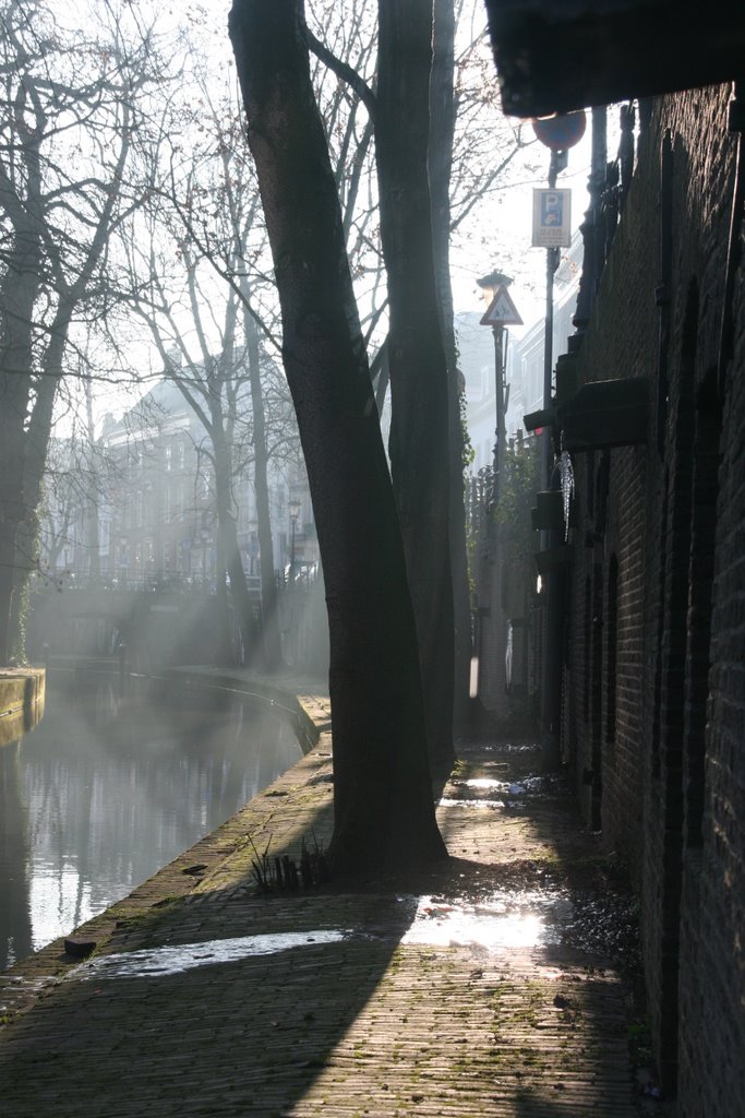 Foggy Nieuwegracht aan de Werf, Utrecht.