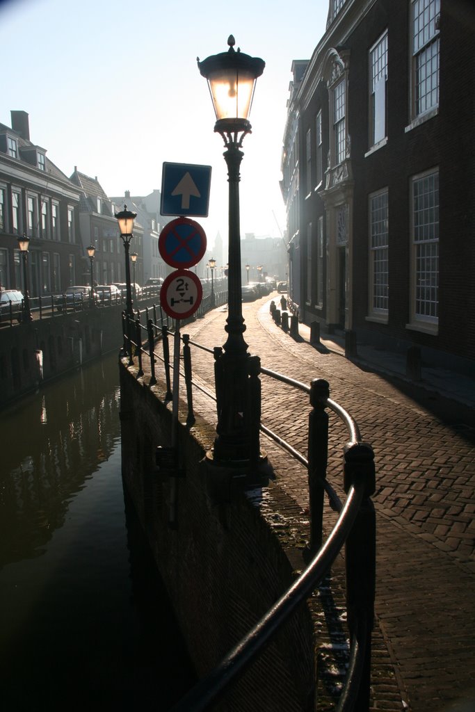 Counterlight and reflection; Plompetorengracht Utrecht.