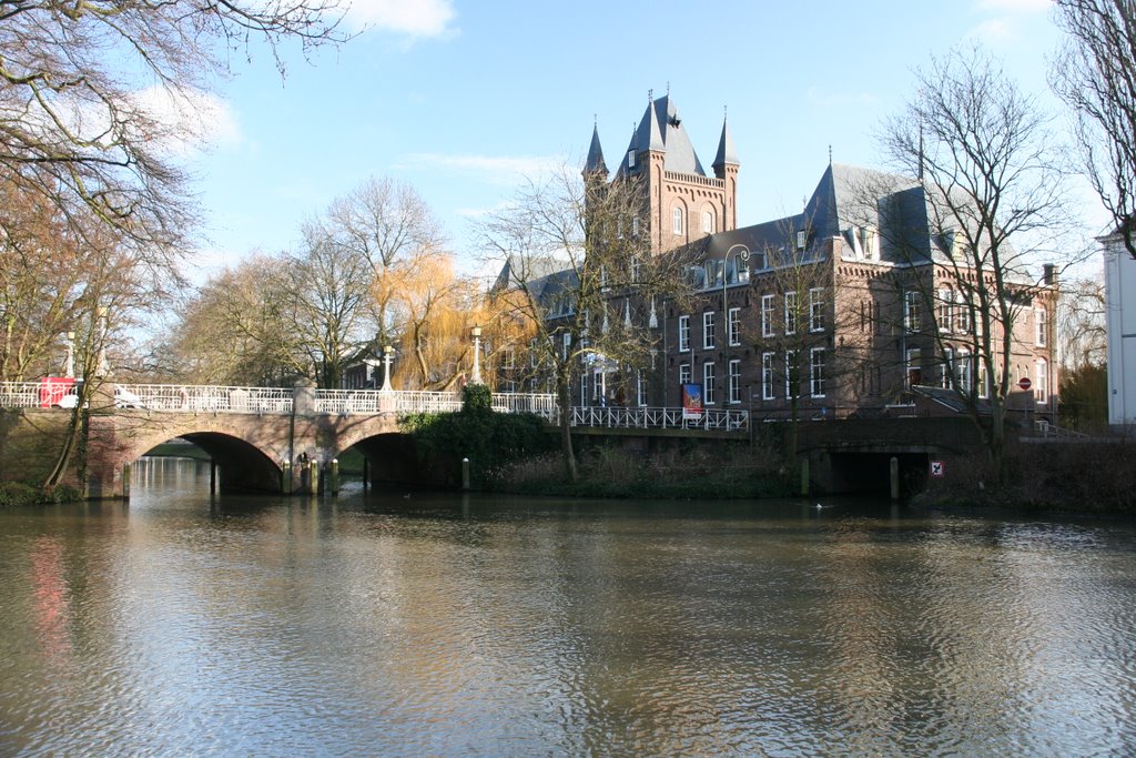 Abstederbrug en Woonklooster Hieronymushuis vanaf Manenburg