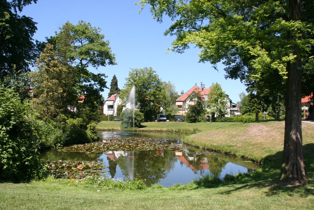 Wilhelminapark and fountain, Zeist.