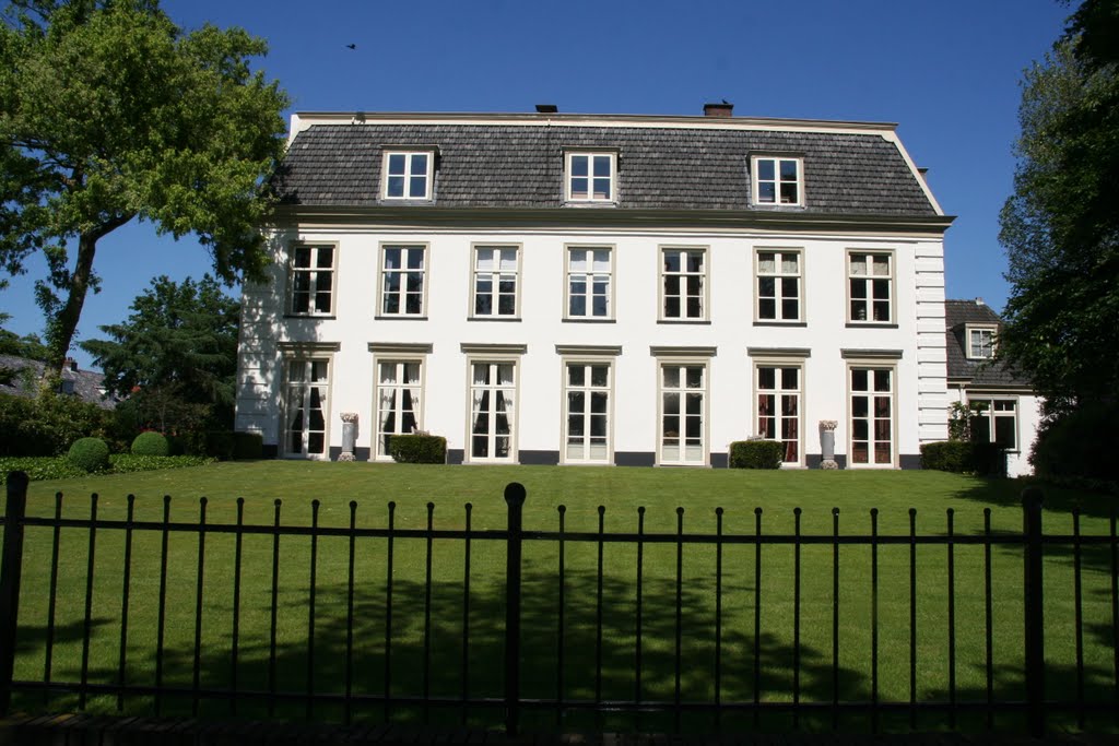 Villa met hek, Utrechtseweg Zeist.