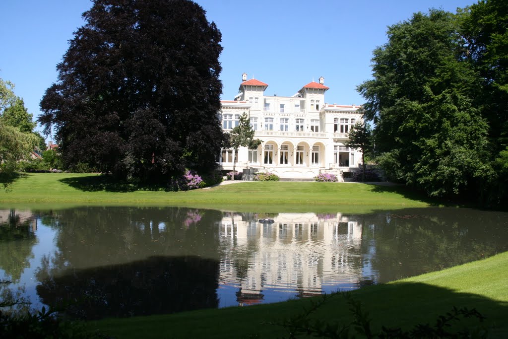 Villa Ma Retraite gespiegeld, Zeist.