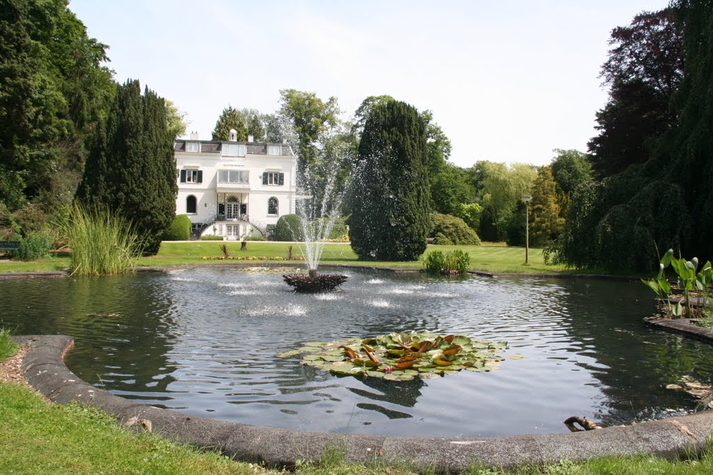 Fountain at Nieuw Beerschoten in Zeist.