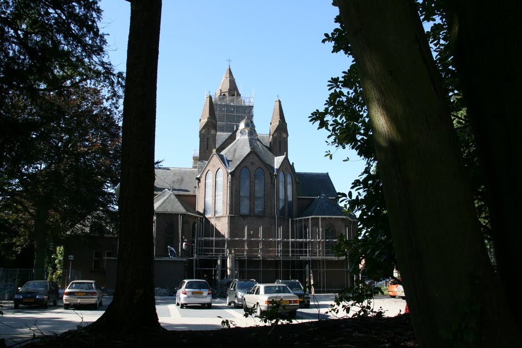 St Josephkerk vanuit de Tulpstraat, Zeist.
