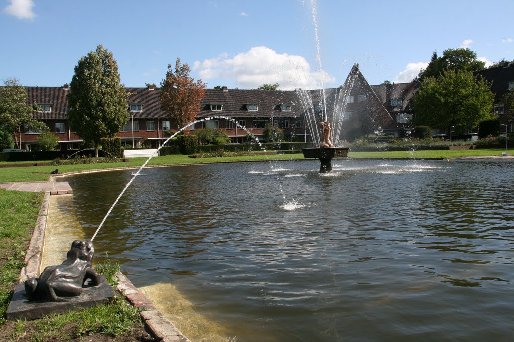 Frog fountain; Zeist.