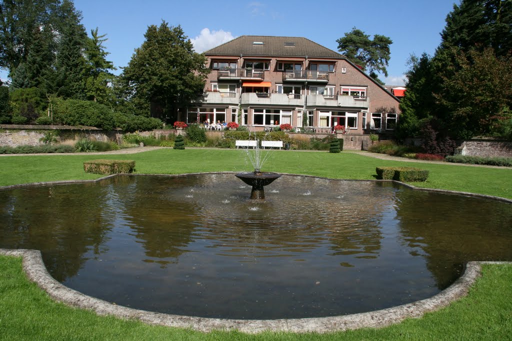 Vijver in de Dieptetuin, Zeist.