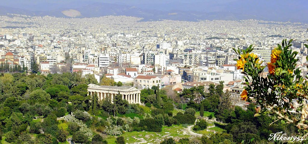 Ο ναός του Ηφαίστου(θησείο), στο βάθος η Αθήνα.-The temple of Hephaestus (Theseion) in Athens.