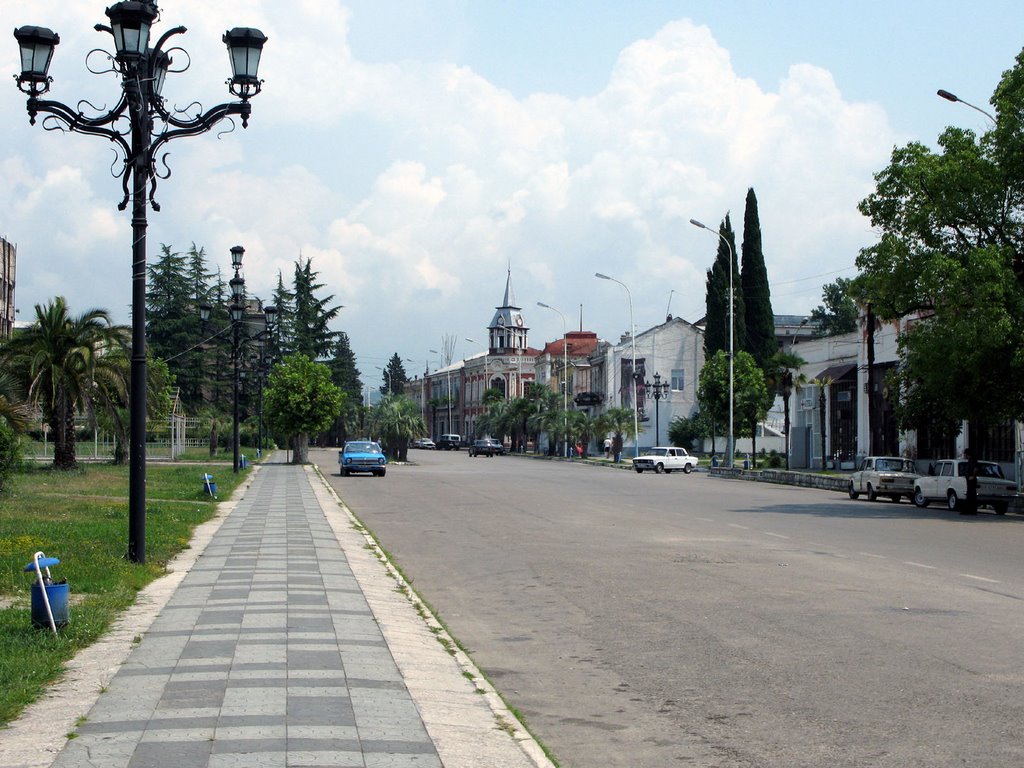 Центр Гудауты. Проспект Героев (бывшая ул.Ленина).