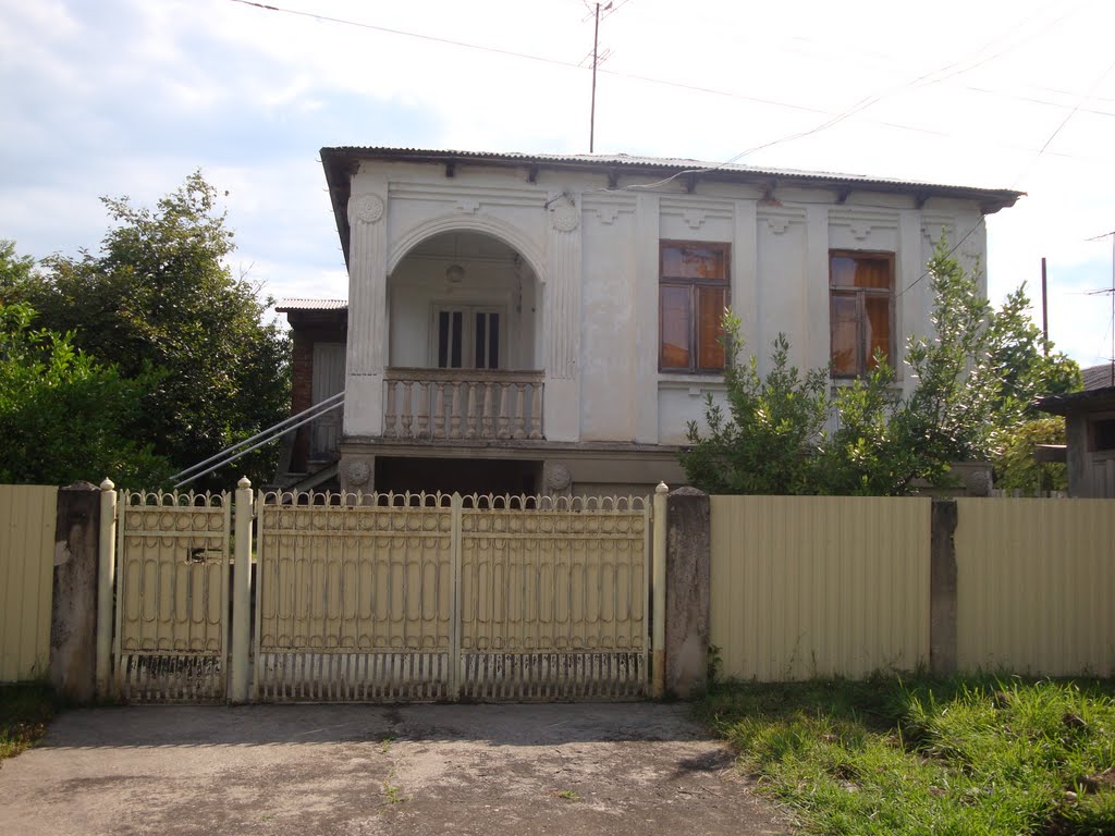 Симпатичный домик в Гудауте