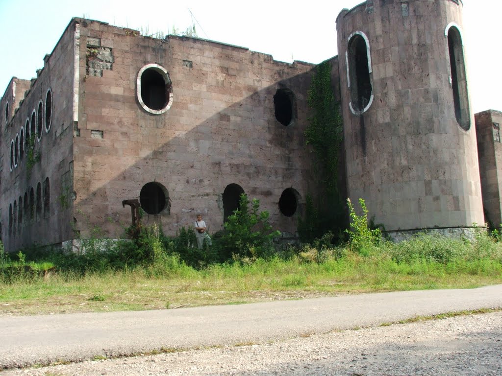 Недостроенный дом