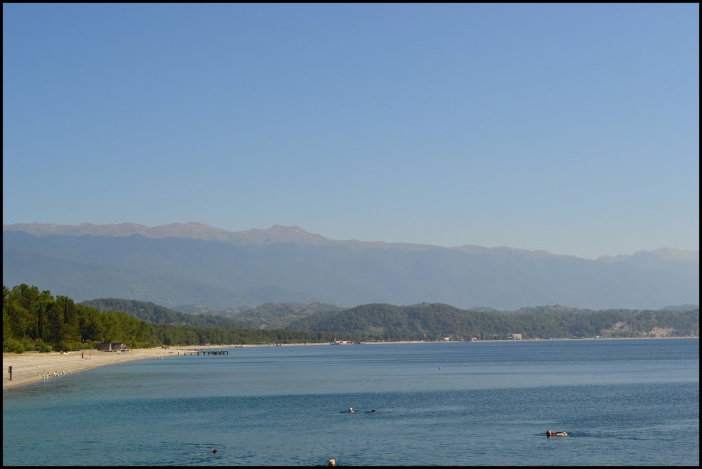 Sun, sea and mountains.