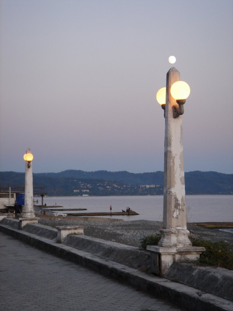 Sukhum, "Διόσκουροι" seafront