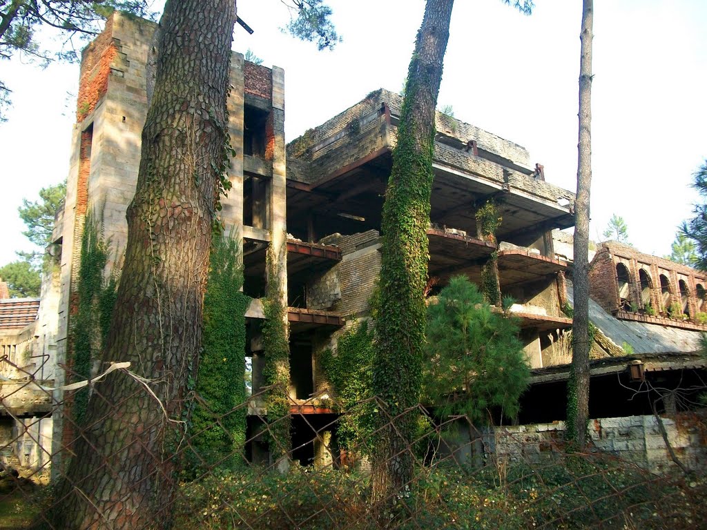 Abandoned restaurant in Kobuleti
