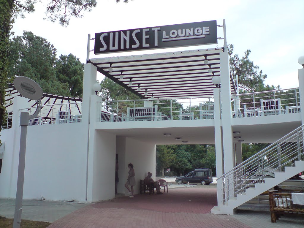 SUNSET lounge