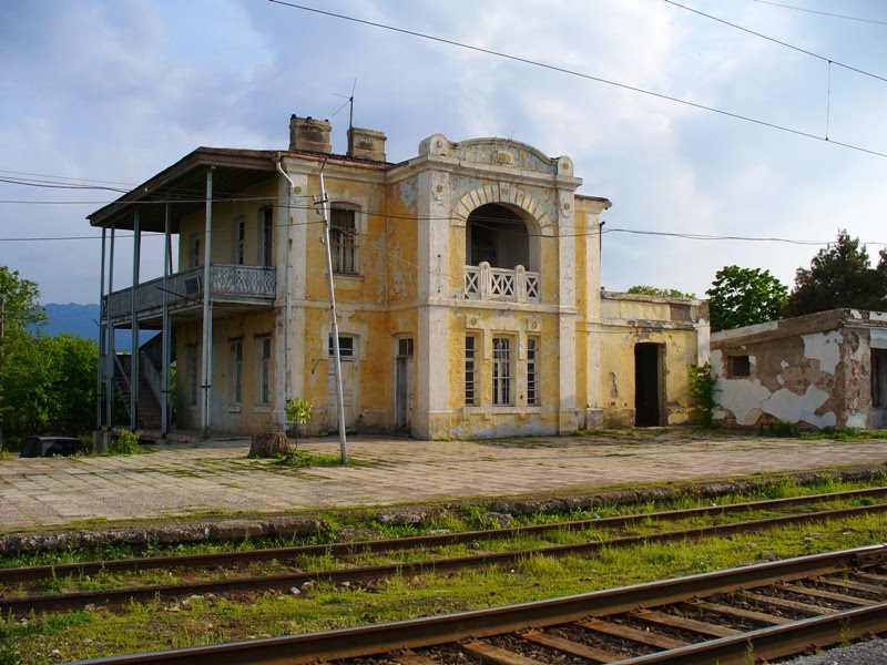 Agara railway station.