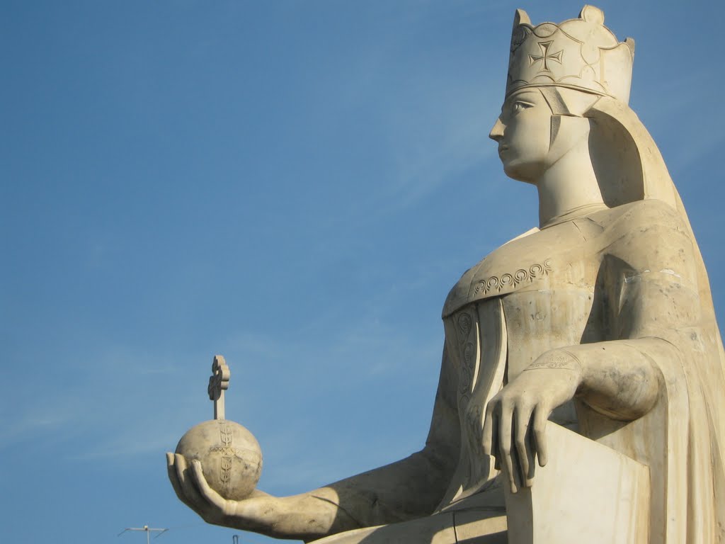თამარ მეფის ძეგლი/Sculpture of Tamara Queen. One of powerfull rulers of medieval Georgia.