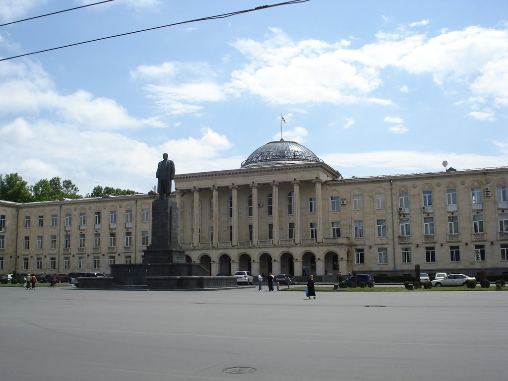 A estátua de Stalin na Praça Stalin em Gori, Georgia