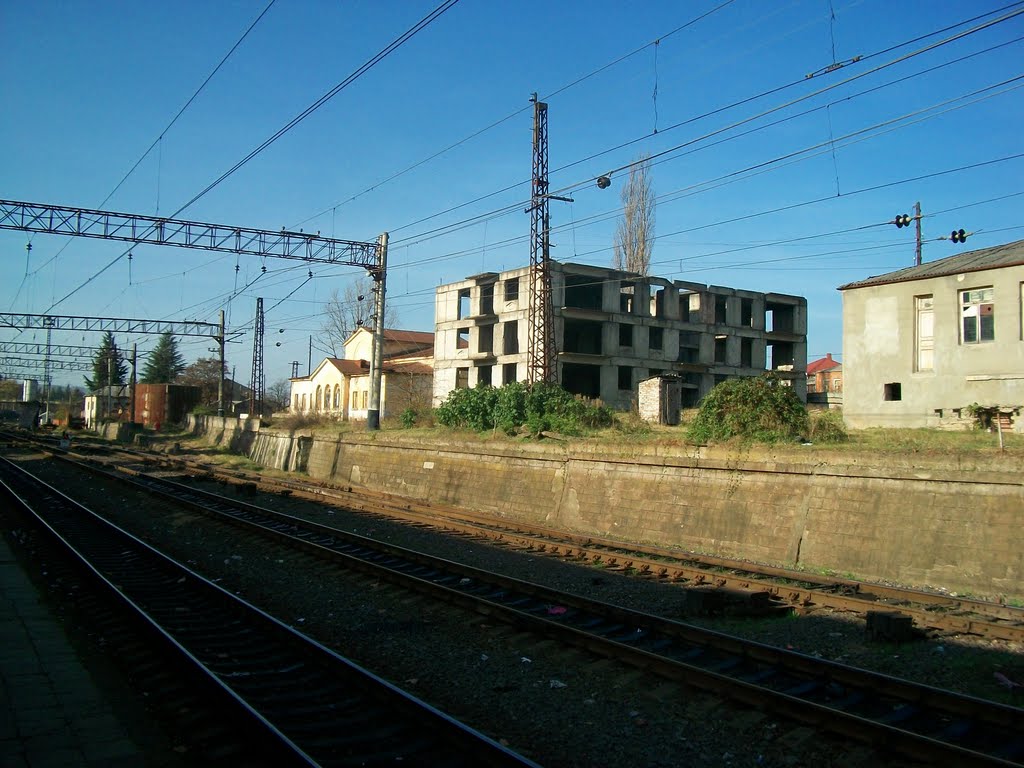Buildings near Zestaphoni railway station