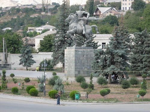g.saakazde monument