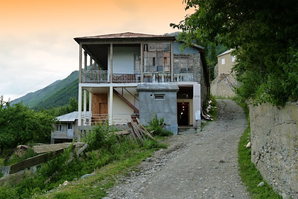 Mestie-family pension-very good-Svanetie-GRUZIE-2011