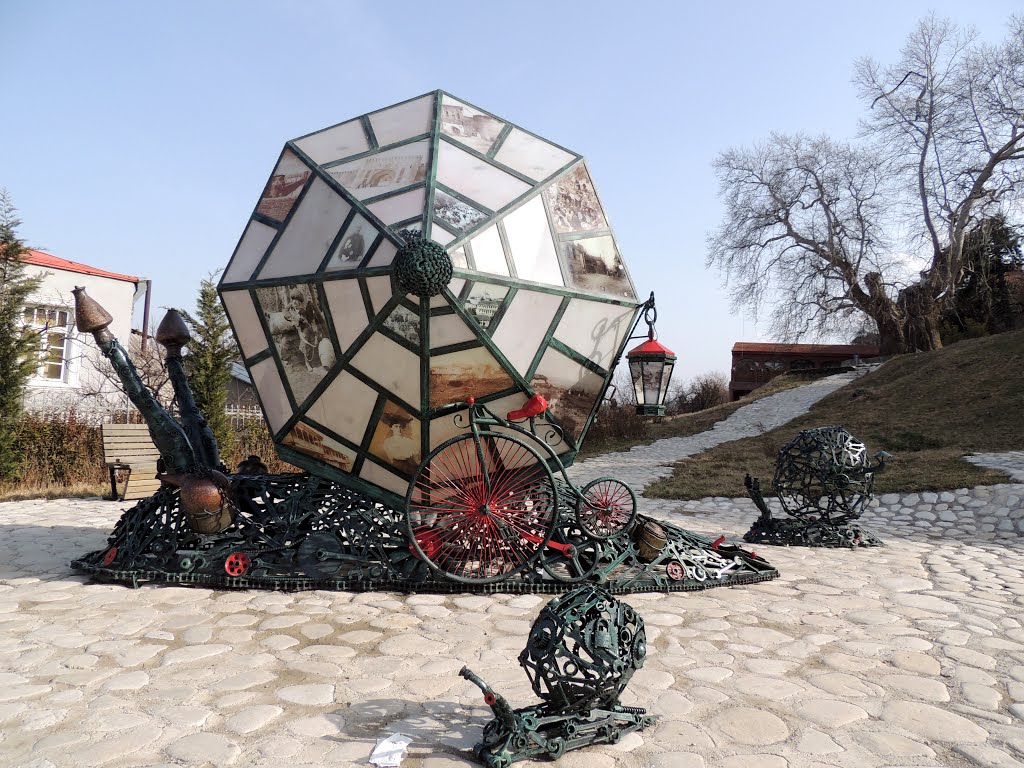 Telavi, public snails  -  თელავი, საჯარო ლოკოკინები