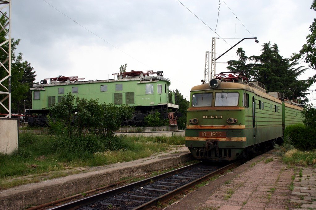 Kiállított VL19-es Kasuriban - Exhibited VL19 locomotive in Khasuris railway station